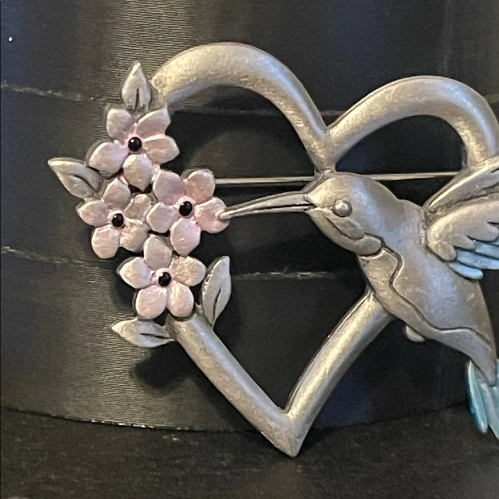 🍄Vintage JJ Jonette Pewter Blue Hummingbird Pink Floral Heart Brooch - Picture 4 of 8